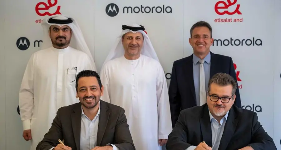 e& and Motorola Mobility join forces to drive tech innovation, and regional expansion