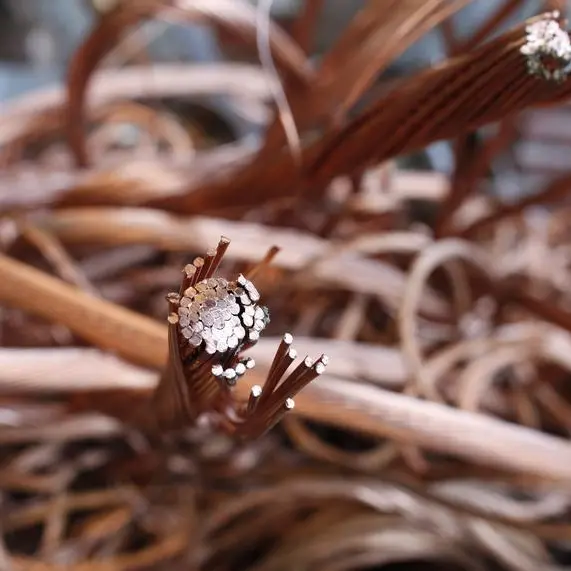 Copper pressured by crumbling demand