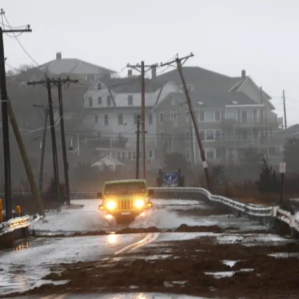 Airlines cancel 2,000 U.S. flights on Saturday over winter storm