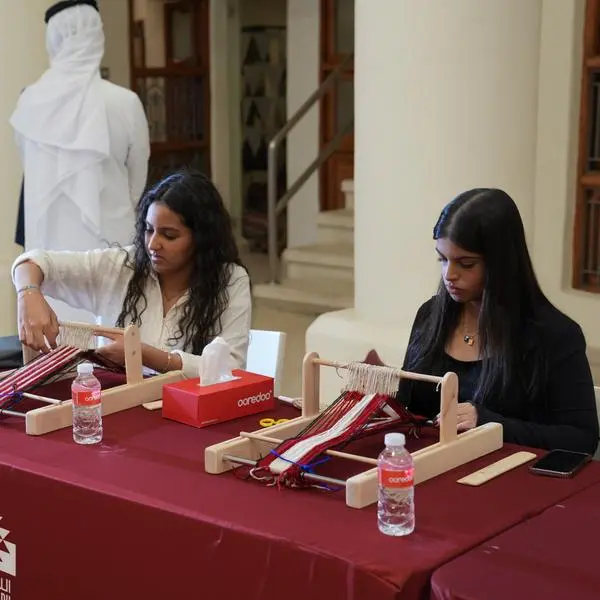 Ooredoo Kuwait collaborates with Al-Sadu Society to host a Sadu weaving workshop for young Kuwaitis