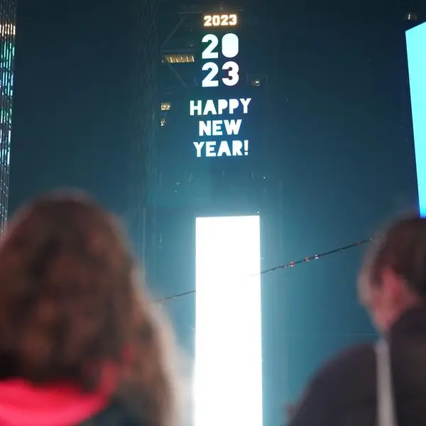 World steps into 2023 after turbulent year