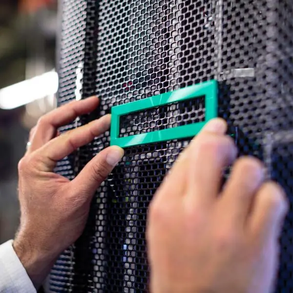 Hewlett Packard Enterprise introduces first managed data center hosting service with direct liquid cooling for AI in the UAE