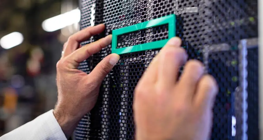 Hewlett Packard Enterprise introduces first managed data center hosting service with direct liquid cooling for AI in the UAE