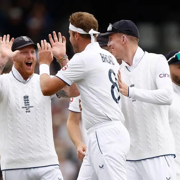 Broad bookends opening session with big wickets to give England Ashes edge