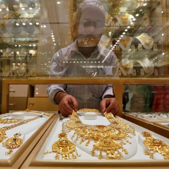 Gold steadies, Fed pause bets brighten outlook
