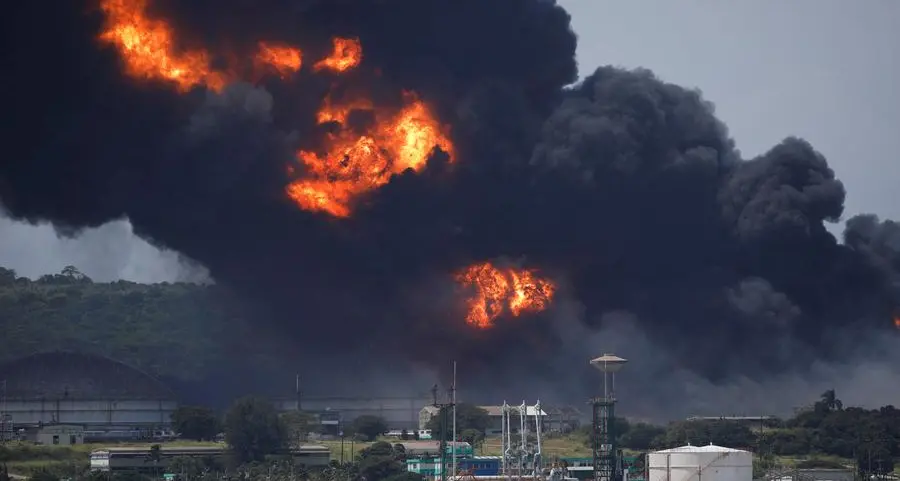 Cuba fire rages at fuel storage port; Mexico, Venezuela sending help