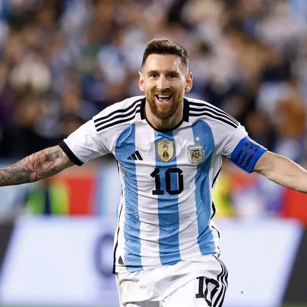 Lionel Messi signs contract with Inter Miami through 2025