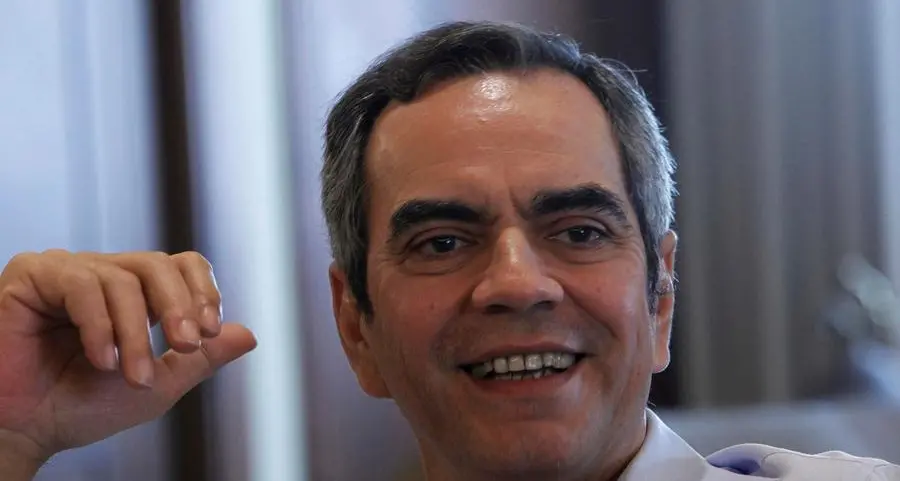 Philippine billionaire to build world's largest solar power facility