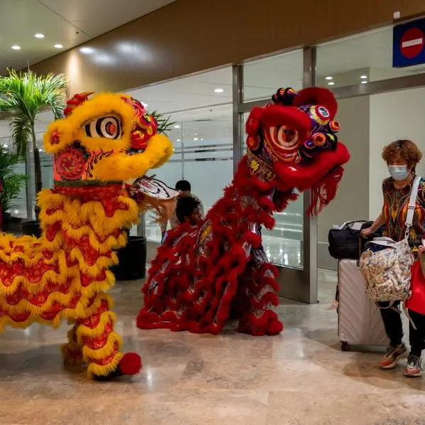 With music and gifts, Philippines welcomes back Chinese tourists