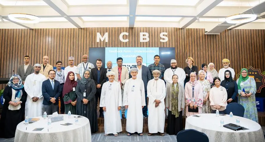 Bank Nizwa hosts sustainability workshop at Modern College of Business and Science