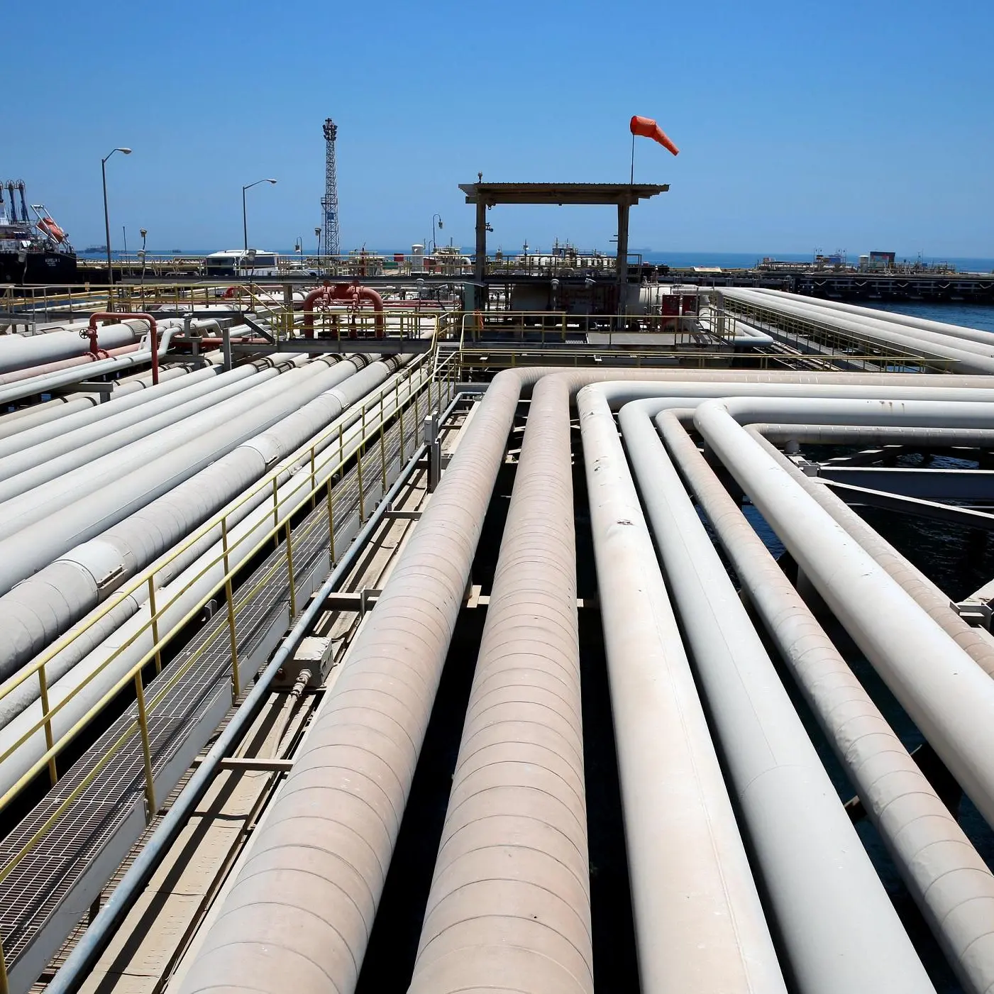 Saudi Arabia's oil exports value jumps 123% in October