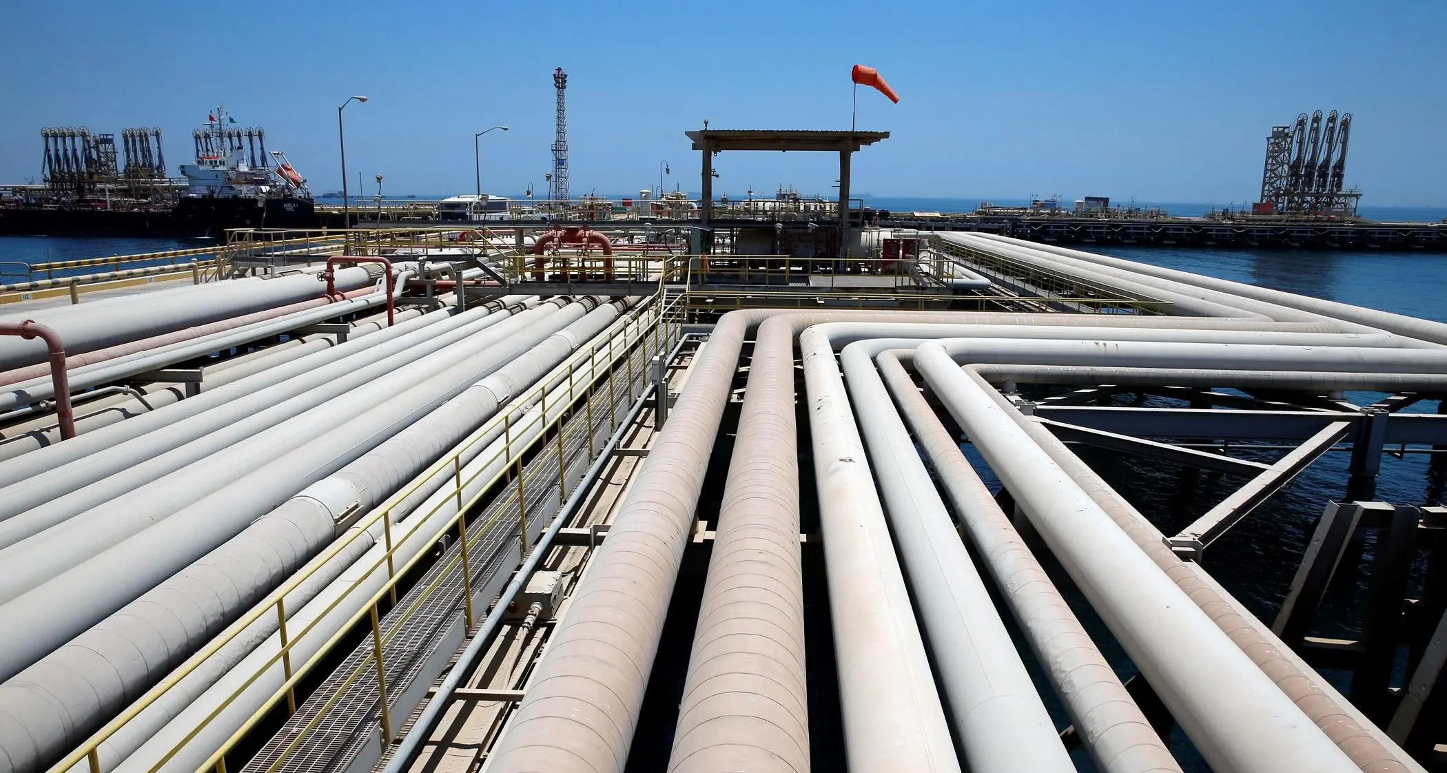 Saudi Arabia's oil exports value jumps 123% in October