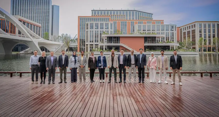Abdulla Al Hamed visits Huawei’s Research and Development Centre in Shanghai