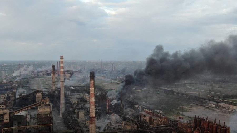 Azovstal siege ends as hundreds of Ukrainian fighters surrender