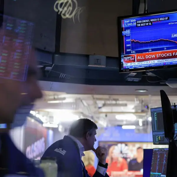 Stocks stalled by rate risks, yen droops again