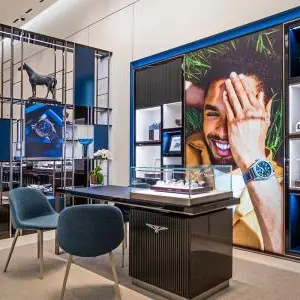 Longines re-opens boutique in Dubai Mall with a new concept