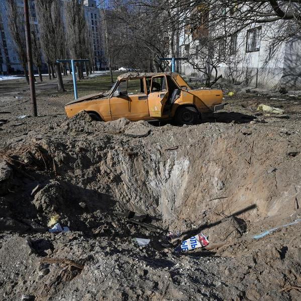 Intense fighting in Ukraine's bombed-out Sievierodonetsk