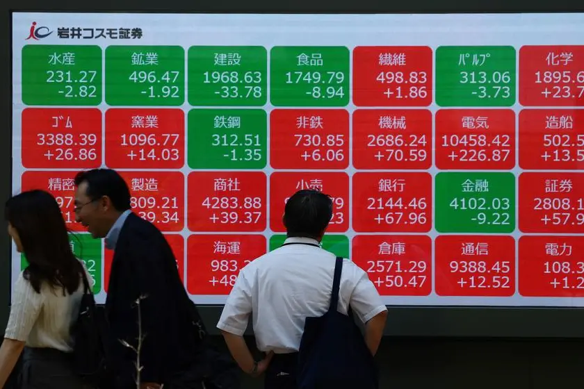 European shares set to cap strong week on upbeat earnings