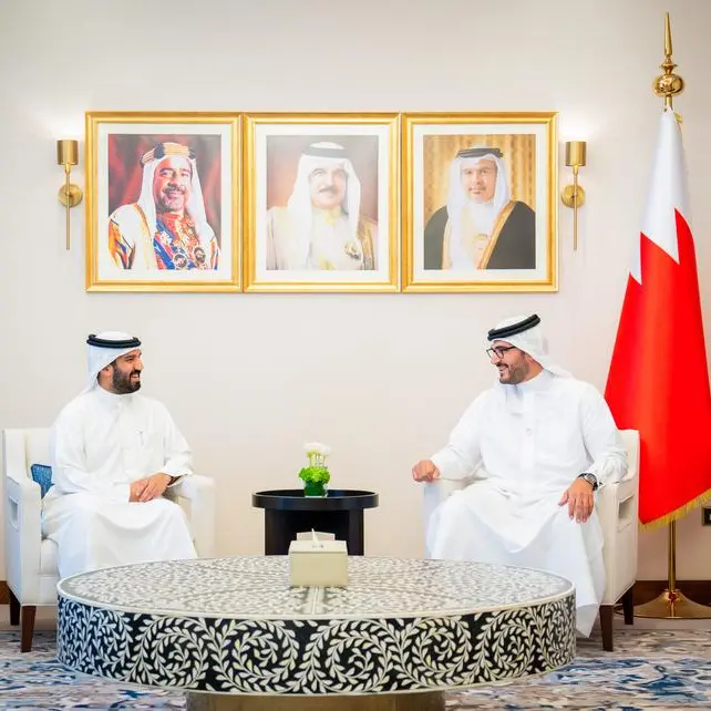 HH Shaikh Isa bin Salman bin Hamad Al Khalifa meets with the Undersecretary of the Ministry of Labour