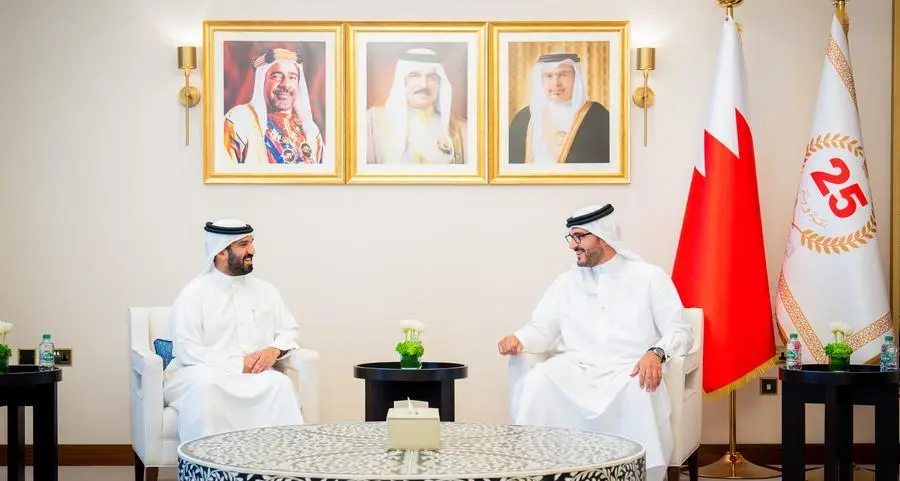 HH Shaikh Isa bin Salman bin Hamad Al Khalifa meets with the Undersecretary of the Ministry of Labour