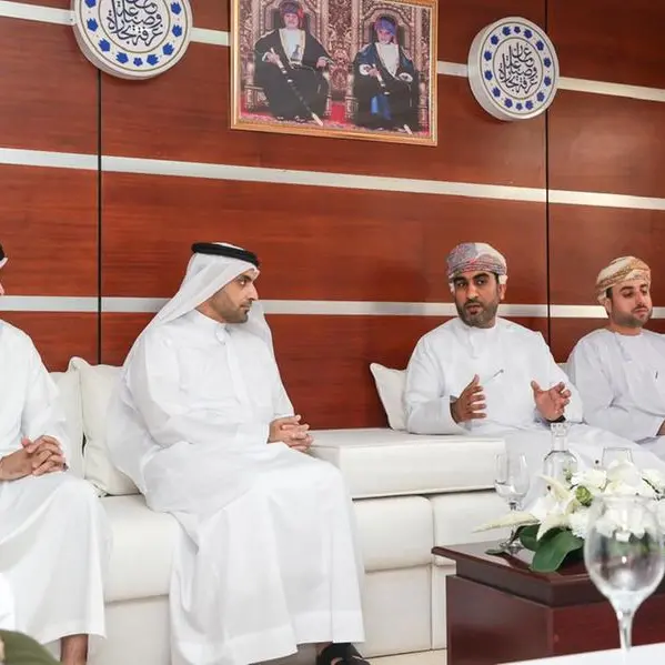 غرف دبي تبحث تعزيز التجارة مع غرفة عُمان فرع شمال الباطنة وميناء صحار