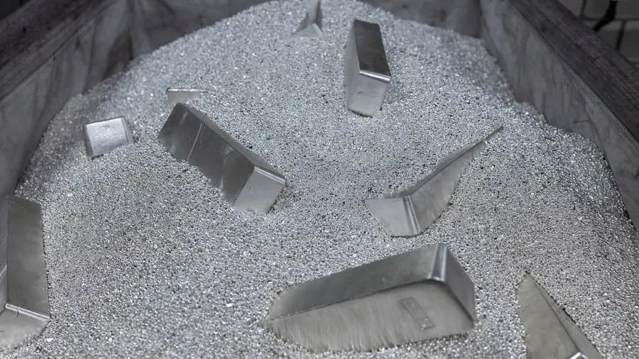 Soybean futures climb as commodities stabilise, gold rebounds