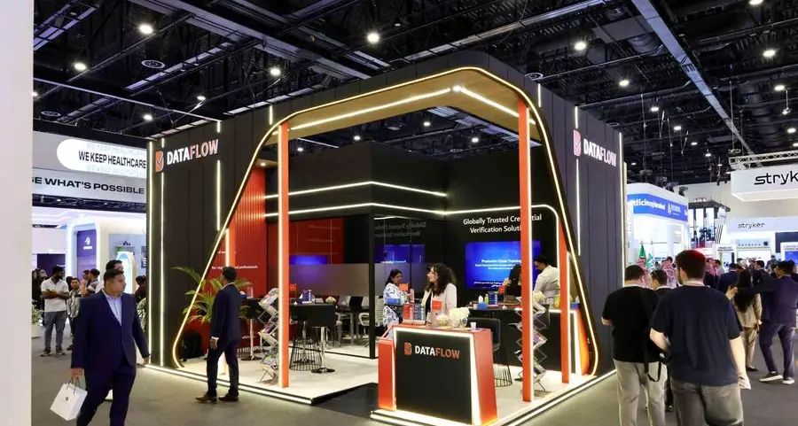 مجموعة \"داتافلو\" تستعرض ابتكاراتها المتقدمة للتحقق من الكفاءة والمؤهلات