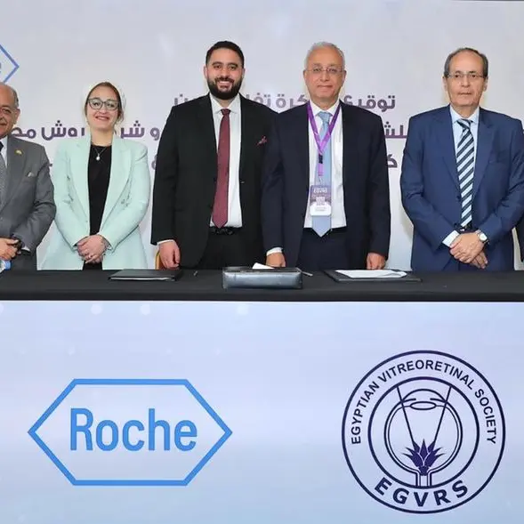 توقيع مذكرة تفاهم بين \"الجمعية المصرية للشبكية والجسم الزجاجي \"وشركة \"روش\"