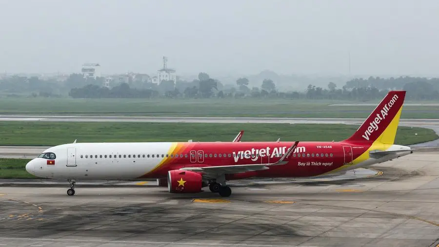 Airbus strikes deal for up to 150 jets with VietJet, sources say