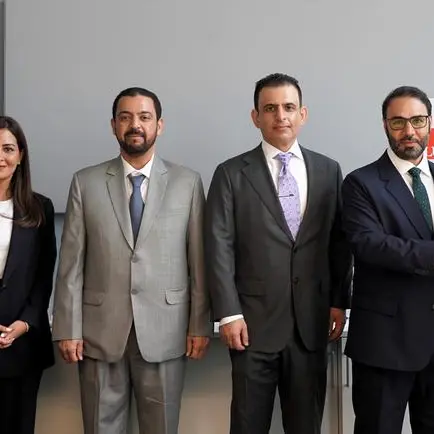 مذكرة تفاهم ثلاثية تجمع جمارك دبي وجامعة دبي مع جامعة كُونه آند ناجل (KLU) الألمانية العريقة