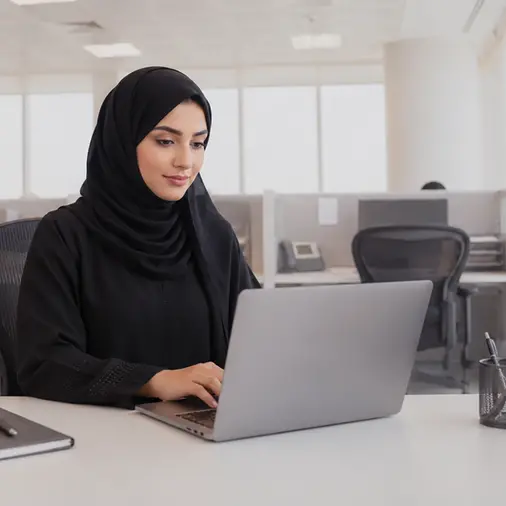 حكومة أبوظبي تتعاون مع «مايكروسوفت» لإطلاق «الموظف الرائد» أحد أكبر برامج تطبيق الذكاء الاصطناعي لتعزيز الإنتاجية في القطاع العام