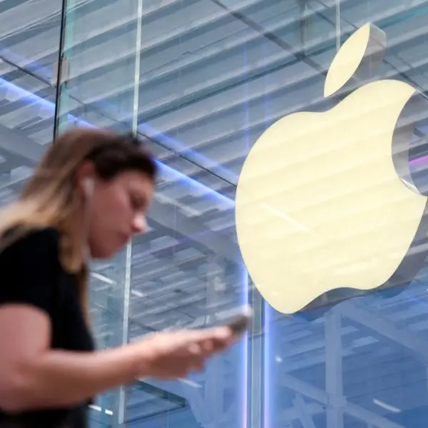US smartphone shipments rose 30% in March due to tariff concerns, report says