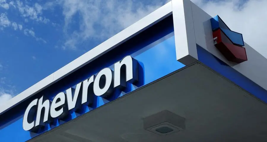 Oil prices inch up as U.S. bans Chevron from exporting Venezuelan crude