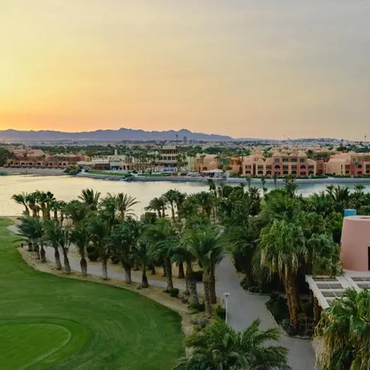 مدينة الجونة في البحر الأحمر ونادي أستون فيلا لكرة القدم يطلقان شراكة رسمية جديدة لموسم 2025/2026