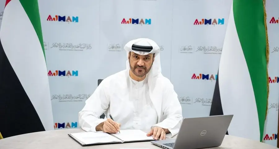 دائرة السياحة والثقافة والإعلام في عجمان توقّع اتفاقية تعاون مع «كورال ترافل»