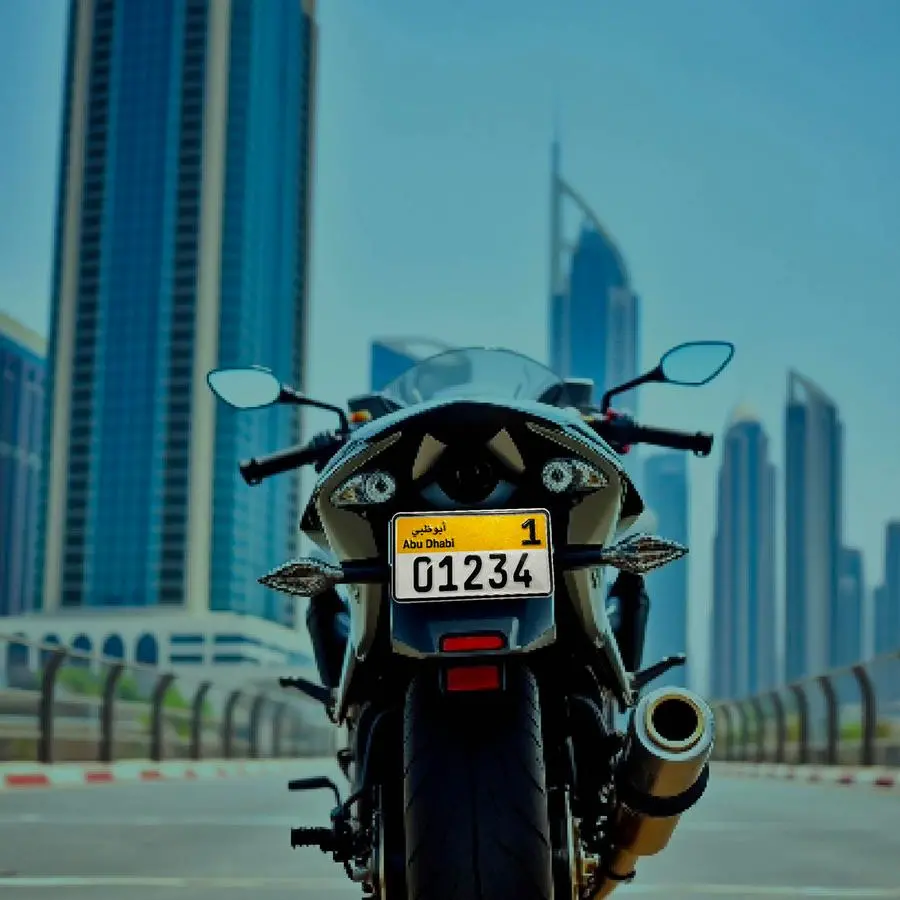 The Integrated Transport Centre (Abu Dhabi Mobility) has introduced a new category of commercial motorcycle license plates in Abu Dhabi