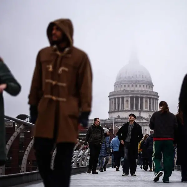 Dense fog affects Britain's air navigation