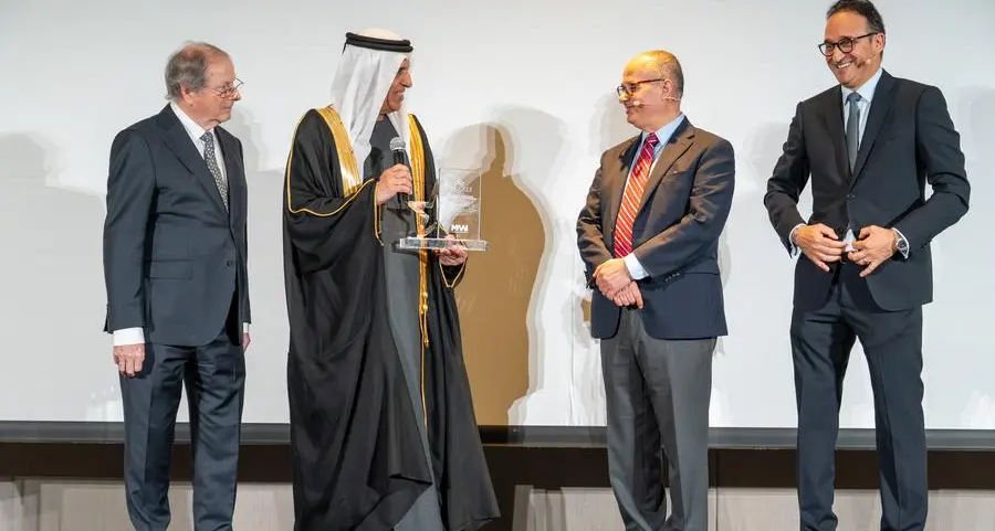 حاكم رأس الخيمة يكرّم البروفيسور عمر ياغي بمنحه «جائزة الشيخ سعود العالمية لعلوم المواد»