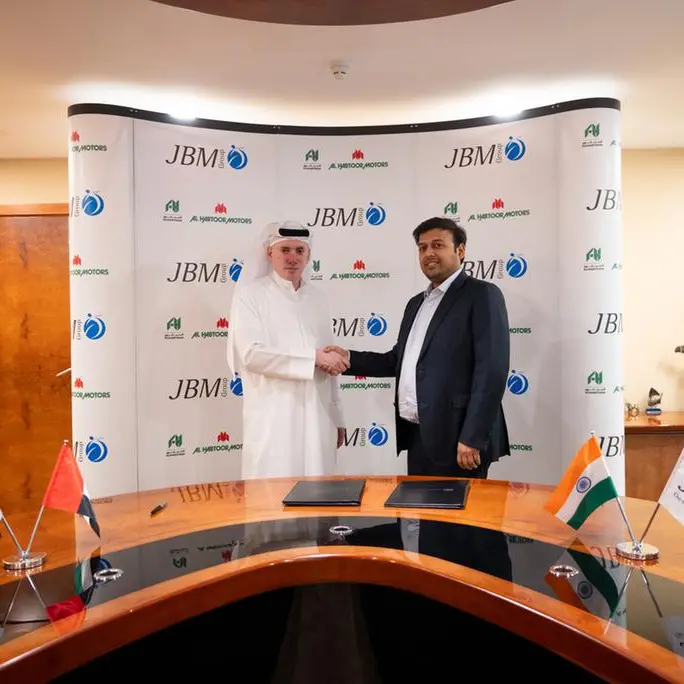 الحبتور للسيارات و\"جي بي إم للمركبات الكهربائية\" توقعان شراكة استراتيجية لتعزيز التنقل الكهربائي في دولة الإمارات