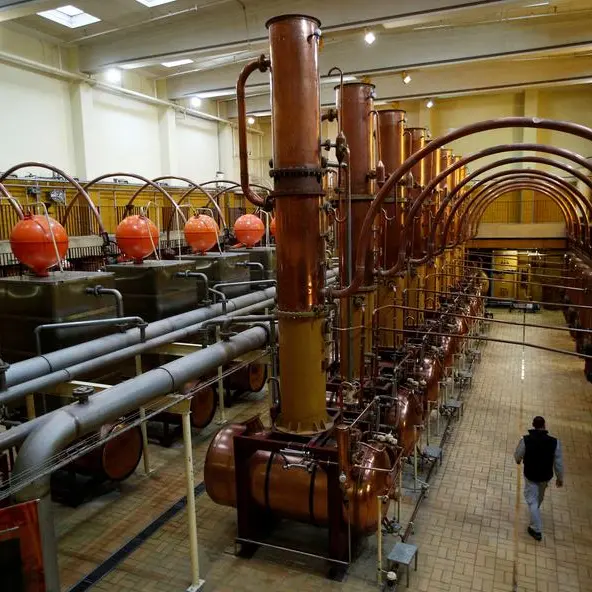 Shanghai copper falls on weaker Chinese demand, profit-booking