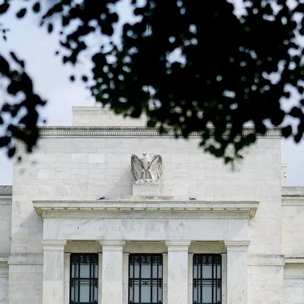 Looming Fed rate pause nudges bond investors back into risk
