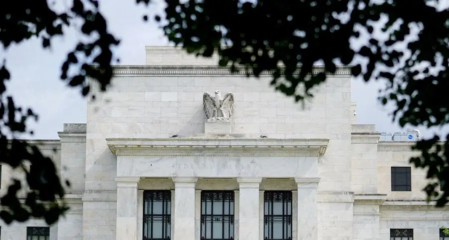 Looming Fed rate pause nudges bond investors back into risk
