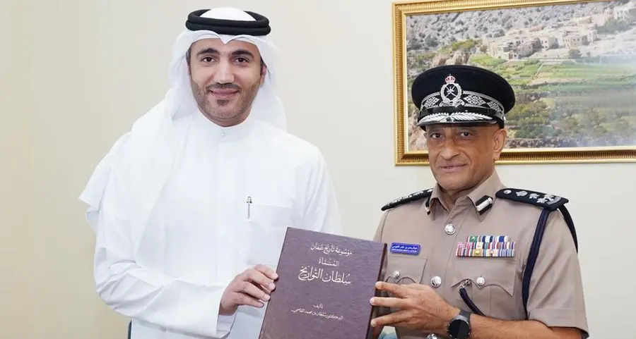 وفد اللجنة التنظيمية للمنافذ في الشارقة يزور منفذ الروضة العُماني ويبحث تعزيز التعاون المشترك