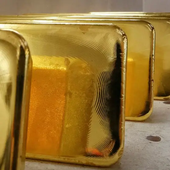 Gold falls as positive US-China talks erode sae-haven appeal