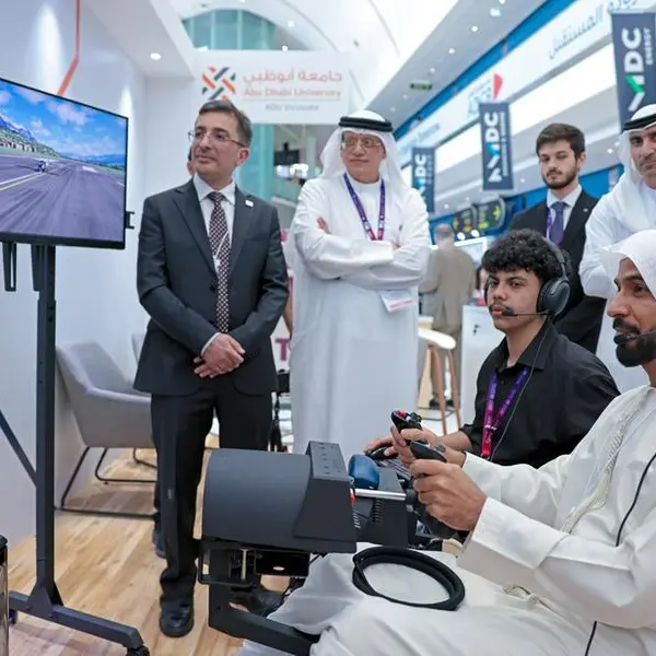 جامعة أبوظبي ترسخ ريادتها في الابتكار والبحوث خلال مشاركتها في \"اصنع في الإمارات 2026\"
