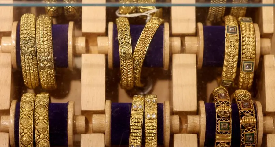 Gold set for weekly loss as oil-driven inflation fears boost rate-hike bets