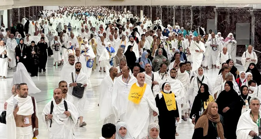 50 Saudis and expats penalized for transporting 205 unauthorized pilgrims