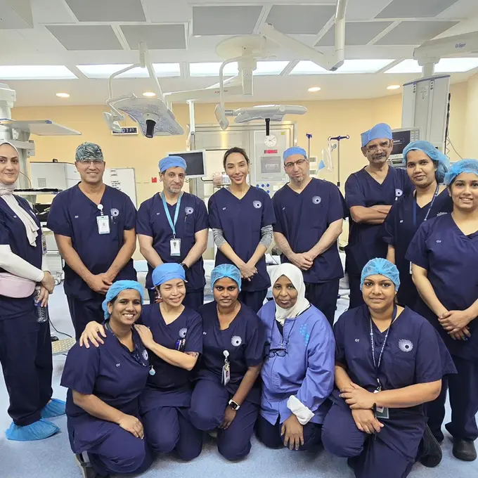 مستشفى دانة الإمارات من M42 يُجري جراحة متقدمة بالمنظار لعلاج السنسنة المشقوقة قبل الولادة