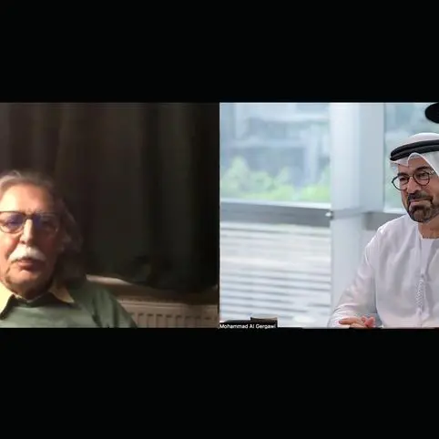 محمد بن راشد يهنئ الفنان ضياء العزاوي لفوزه بـجائزة \"نوابغ العرب 2024\" عن فئة الأدب والفنون