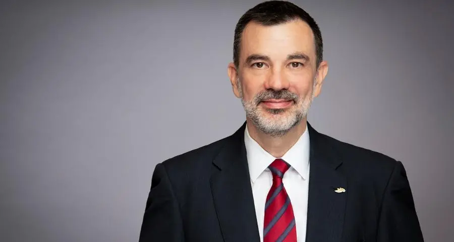 المشرق أول بنك إماراتي يقدّم للمصريين غير المقيمين حسابات فورية رقمية عبر الحدود